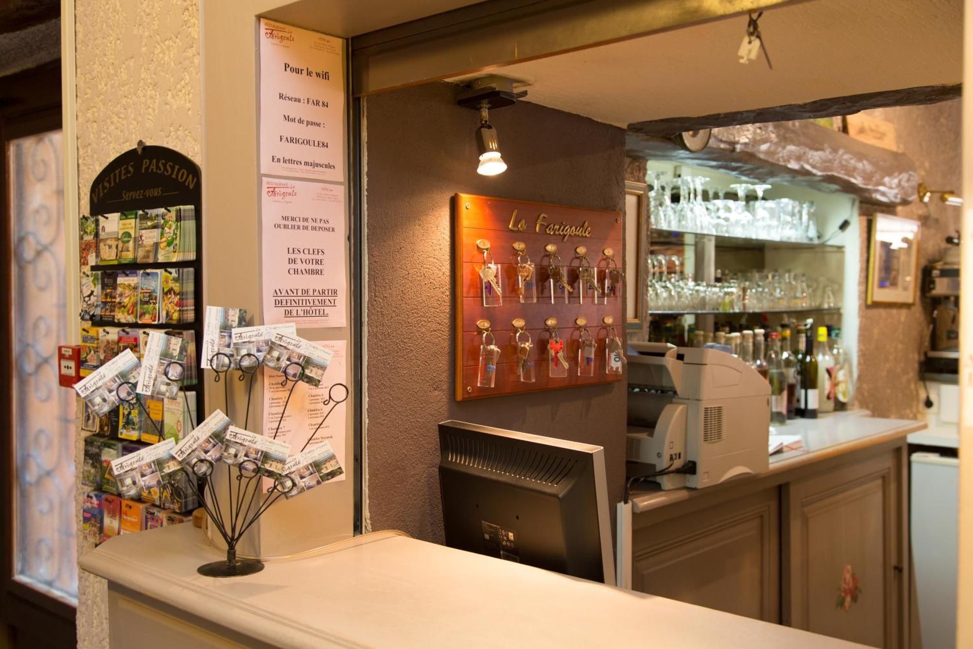 Logis Hotel Restaurant La Farigoule Sainte-Cecile-les-Vignes Экстерьер фото
