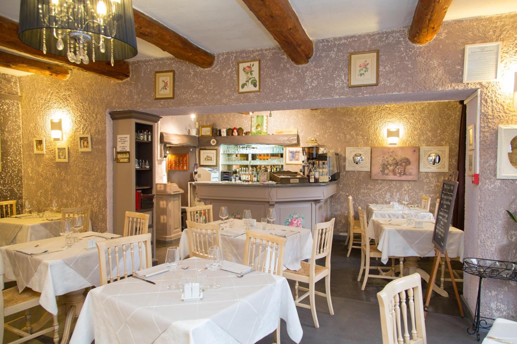Logis Hotel Restaurant La Farigoule Sainte-Cecile-les-Vignes Экстерьер фото