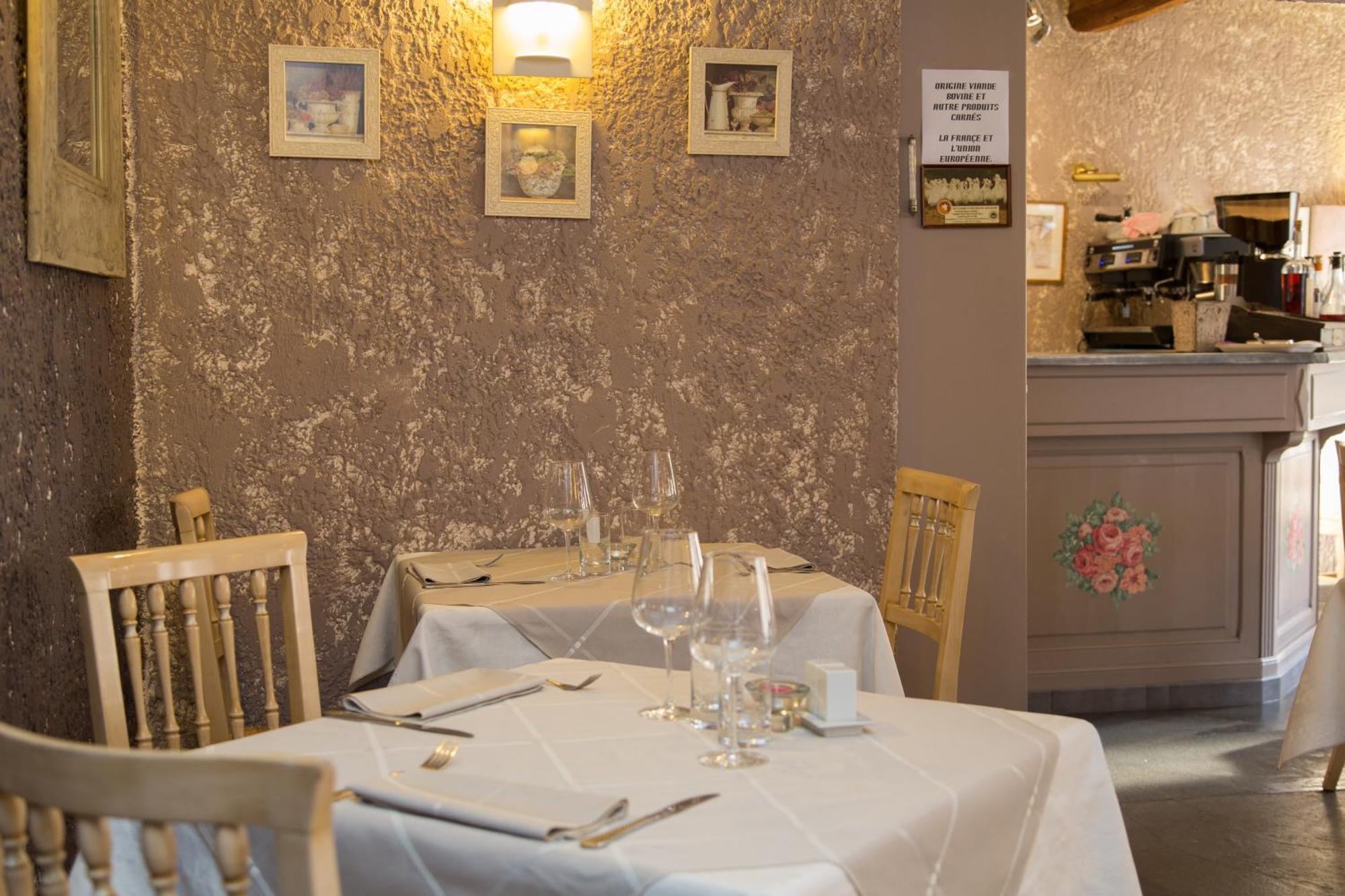 Logis Hotel Restaurant La Farigoule Sainte-Cecile-les-Vignes Экстерьер фото