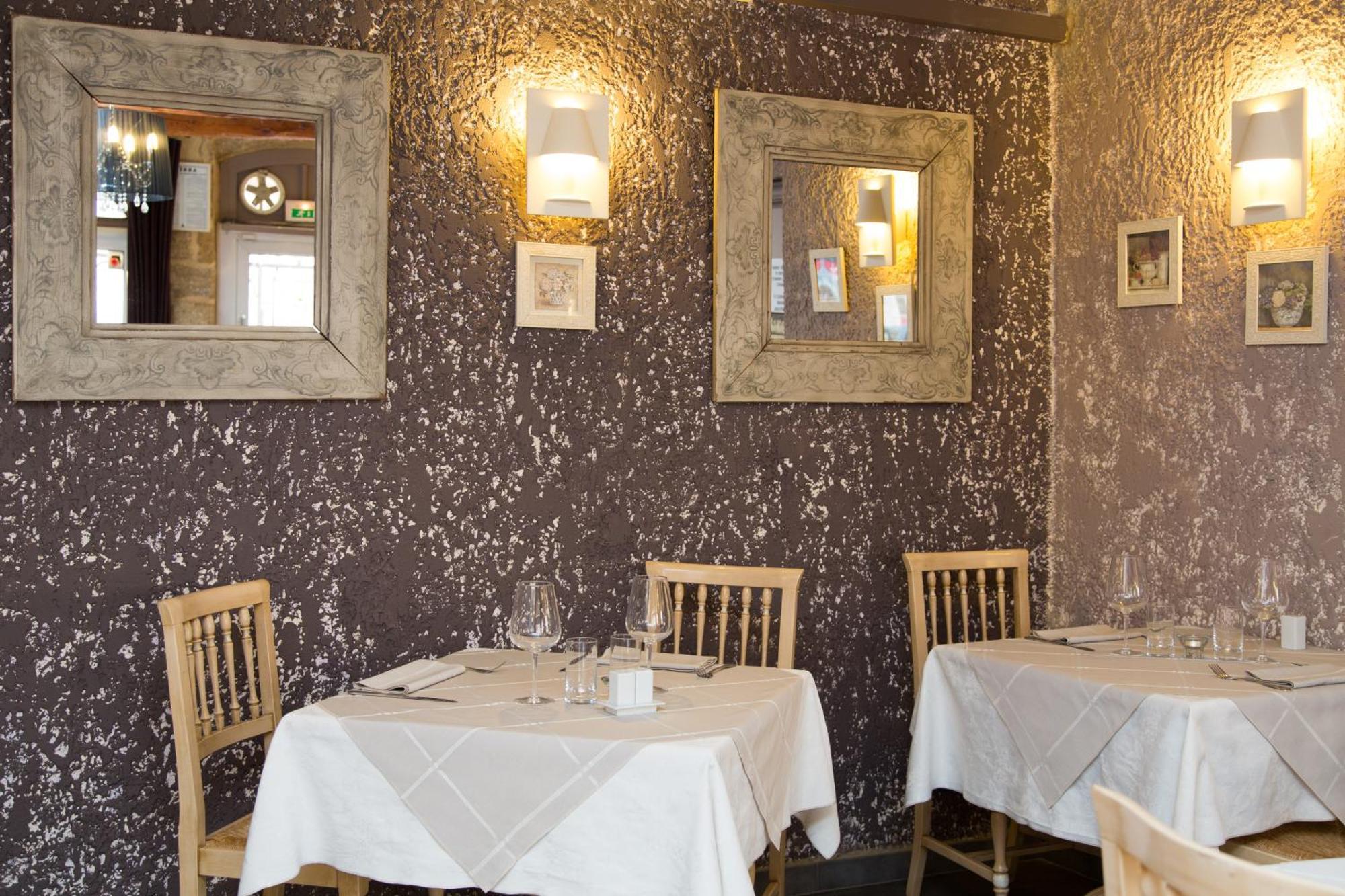 Logis Hotel Restaurant La Farigoule Sainte-Cecile-les-Vignes Экстерьер фото
