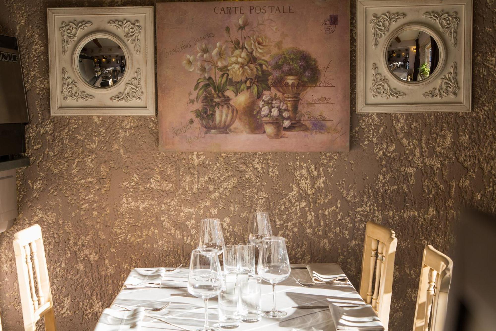 Logis Hotel Restaurant La Farigoule Sainte-Cecile-les-Vignes Экстерьер фото