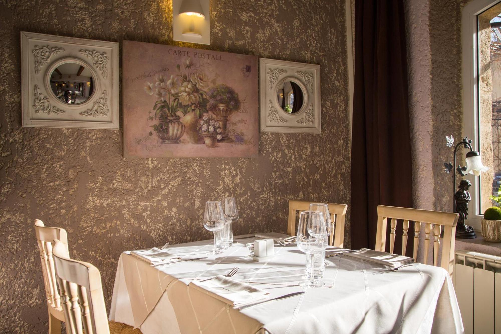 Logis Hotel Restaurant La Farigoule Sainte-Cecile-les-Vignes Экстерьер фото