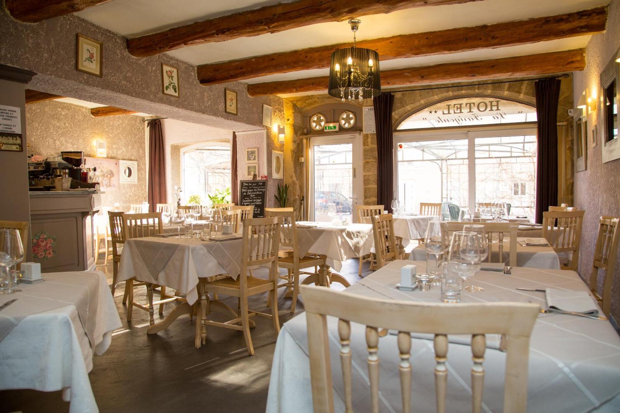 Logis Hotel Restaurant La Farigoule Sainte-Cecile-les-Vignes Экстерьер фото