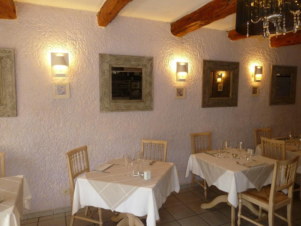Logis Hotel Restaurant La Farigoule Sainte-Cecile-les-Vignes Экстерьер фото