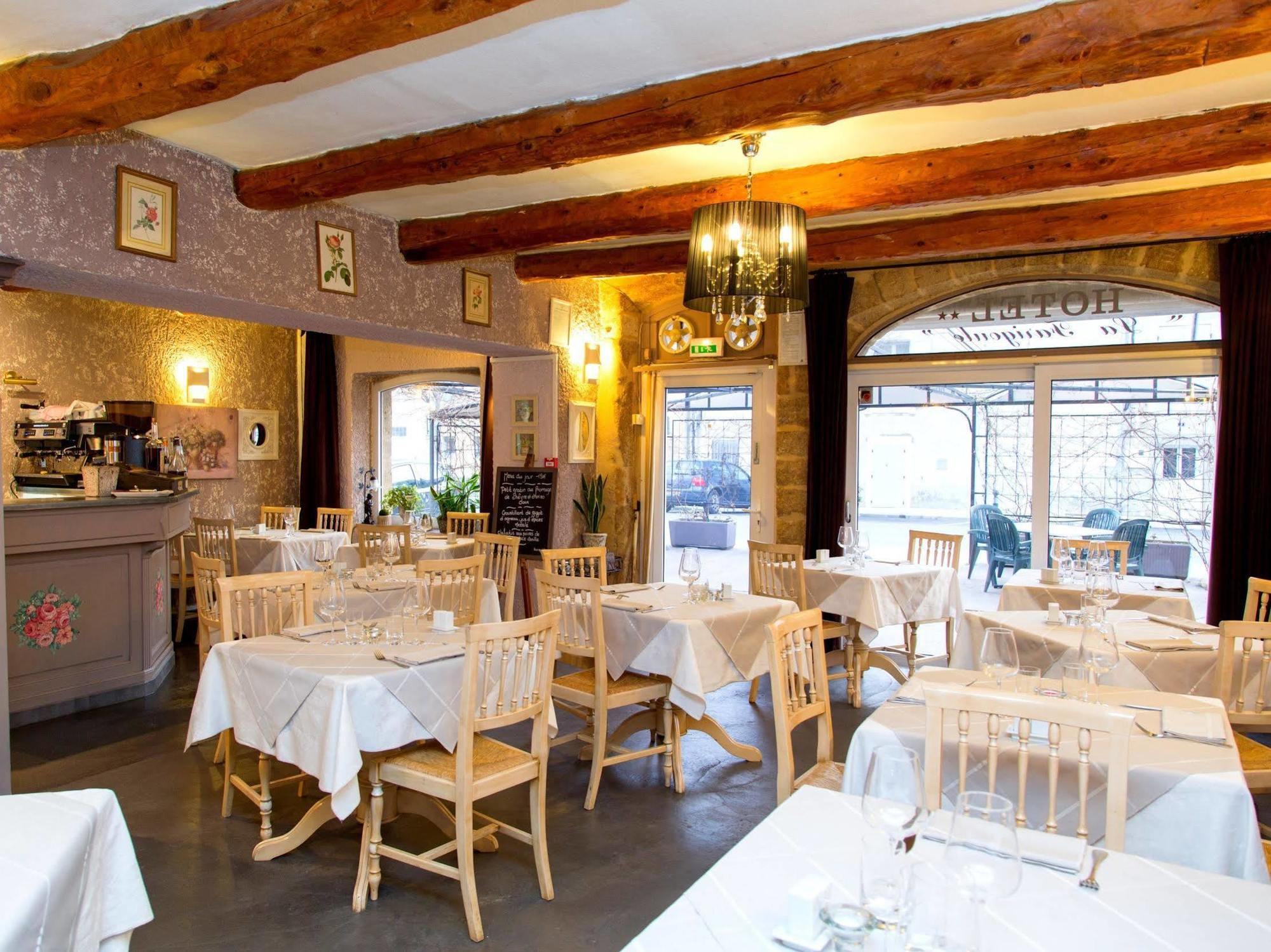 Logis Hotel Restaurant La Farigoule Sainte-Cecile-les-Vignes Экстерьер фото