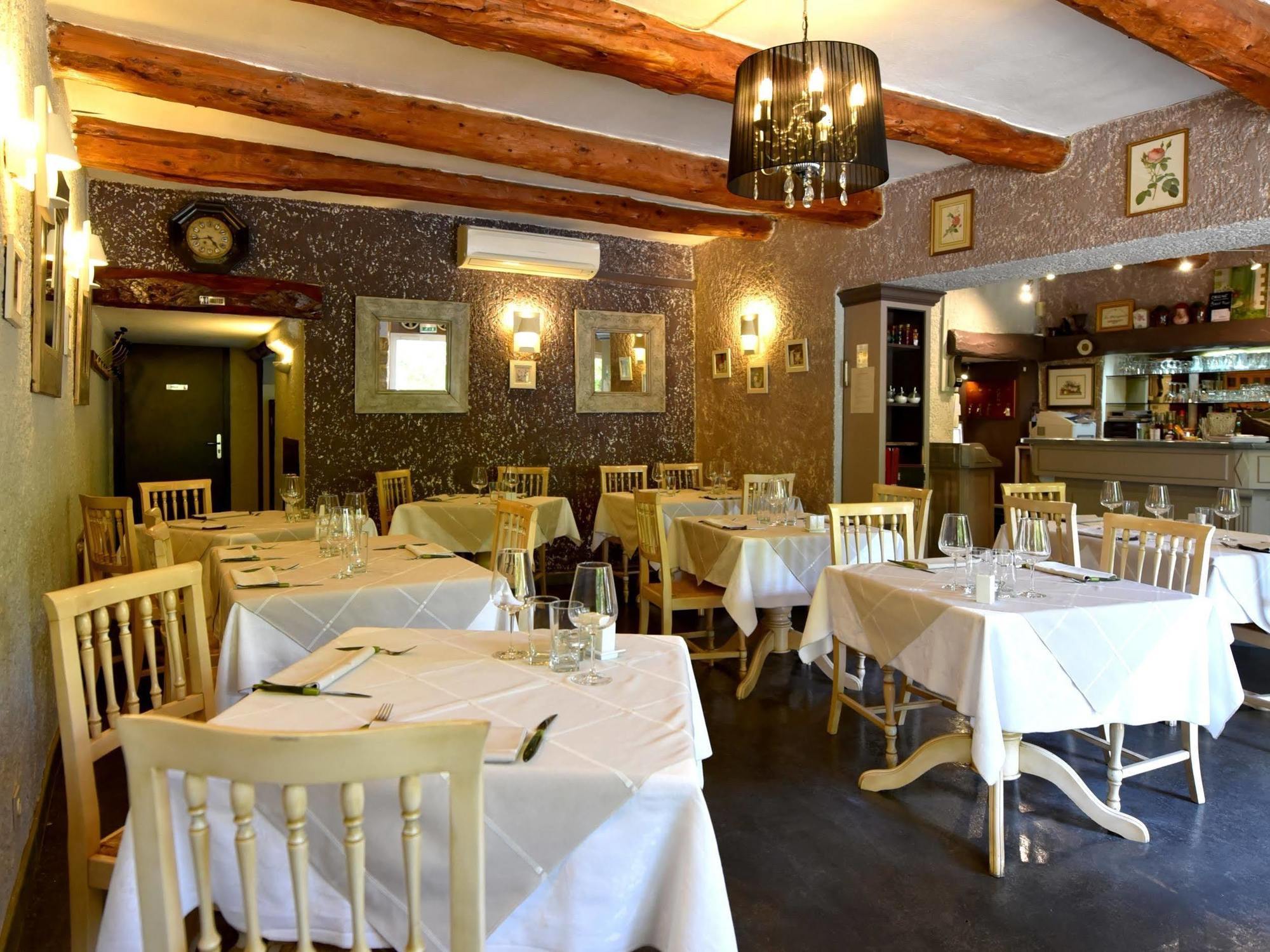 Logis Hotel Restaurant La Farigoule Sainte-Cecile-les-Vignes Экстерьер фото